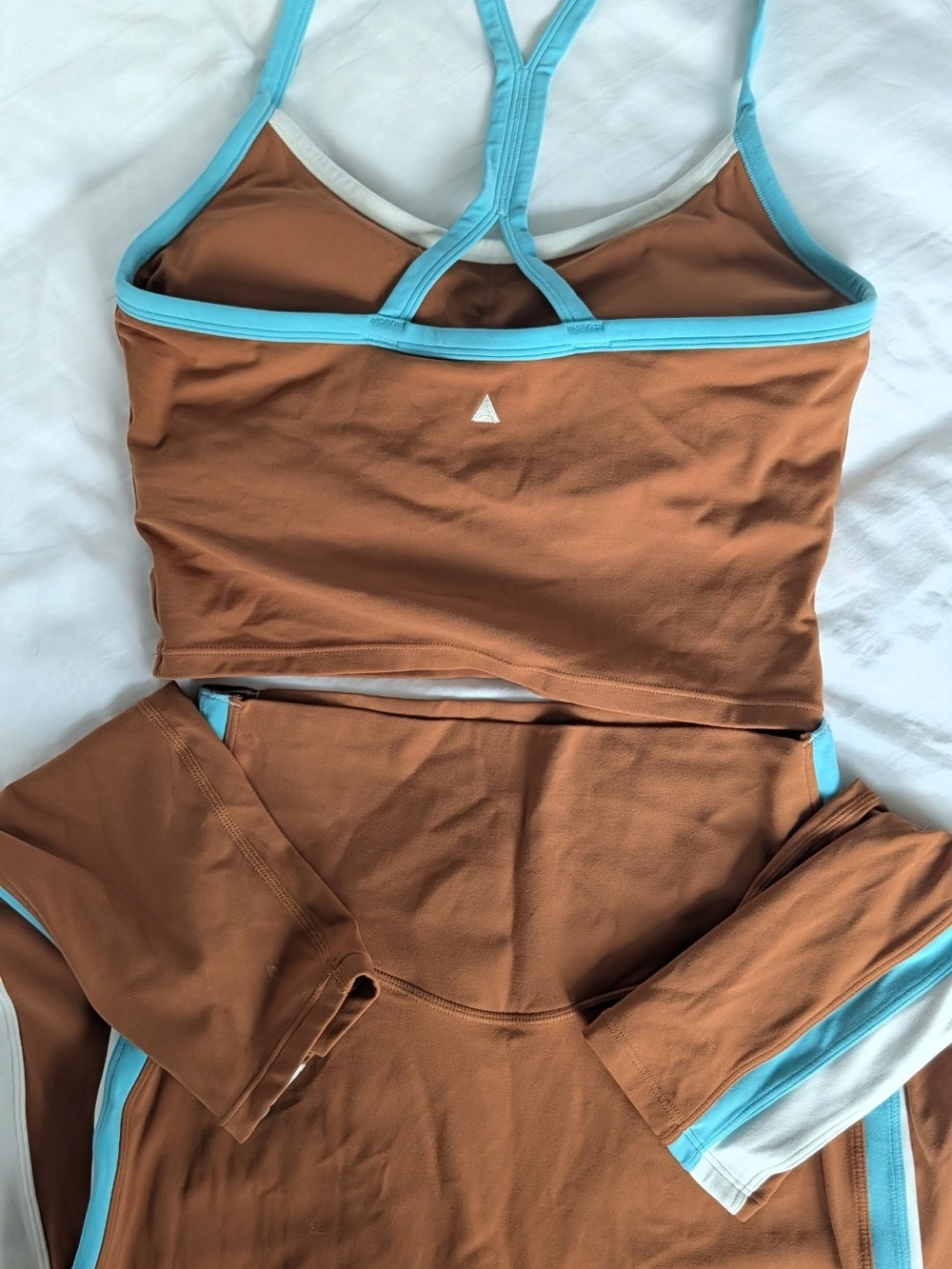 Vitality Cloud II Toffee Contrast Set: Tank, Sports Bra, Leggings + Shorts - Picture 4 of 14